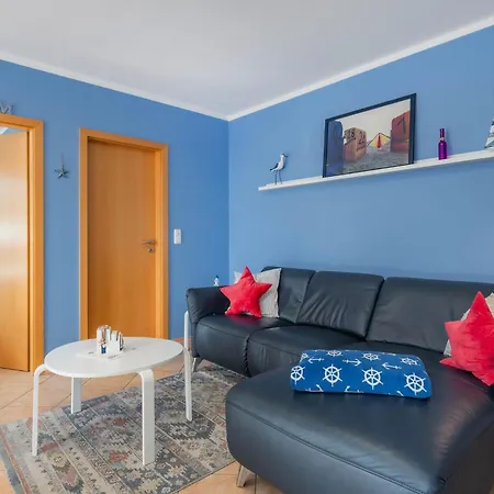 Am Kuestenwald Ostseeglueck 07