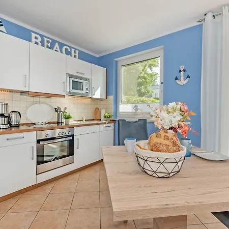 Am Kuestenwald Ostseeglueck 07 *