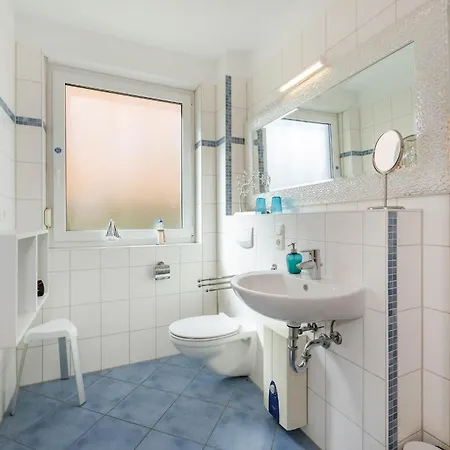 Am Kuestenwald Ostseeglueck 07 *